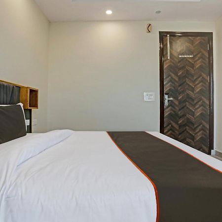 Hotel Townhouse Vip Grand Delhi Zewnętrze zdjęcie