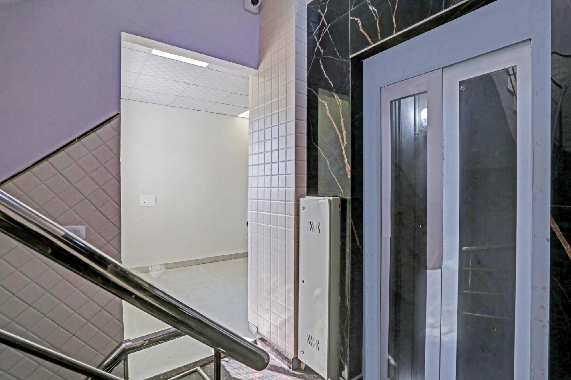 Hotel Townhouse Vip Grand Delhi Zewnętrze zdjęcie